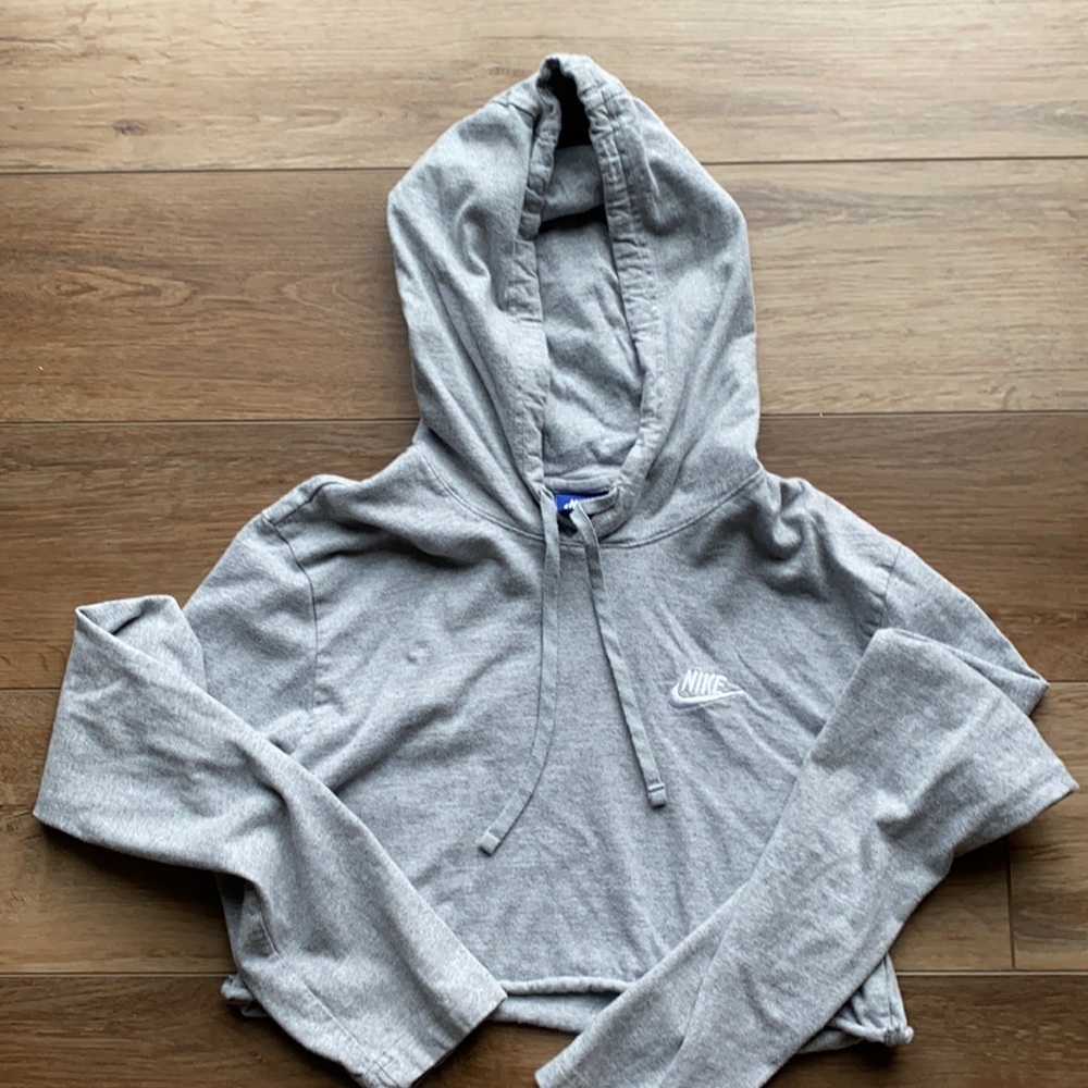 Nike cropped long sleeved T